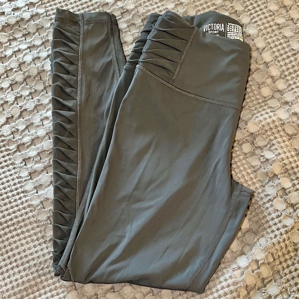 VS Sport leggings